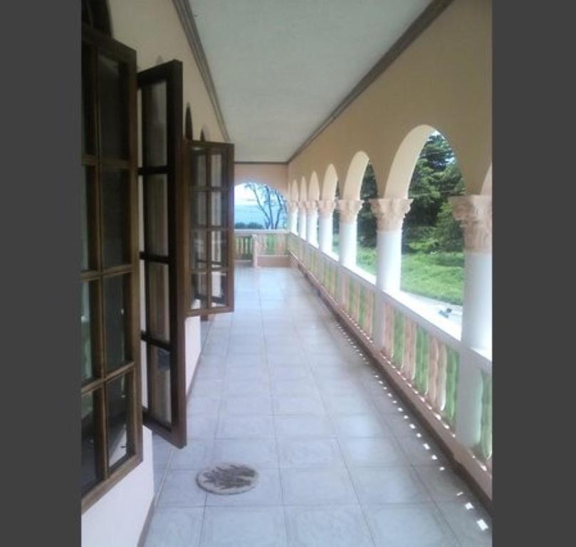 Dolphin Bay Yoga Guest House Drapers المظهر الخارجي الصورة