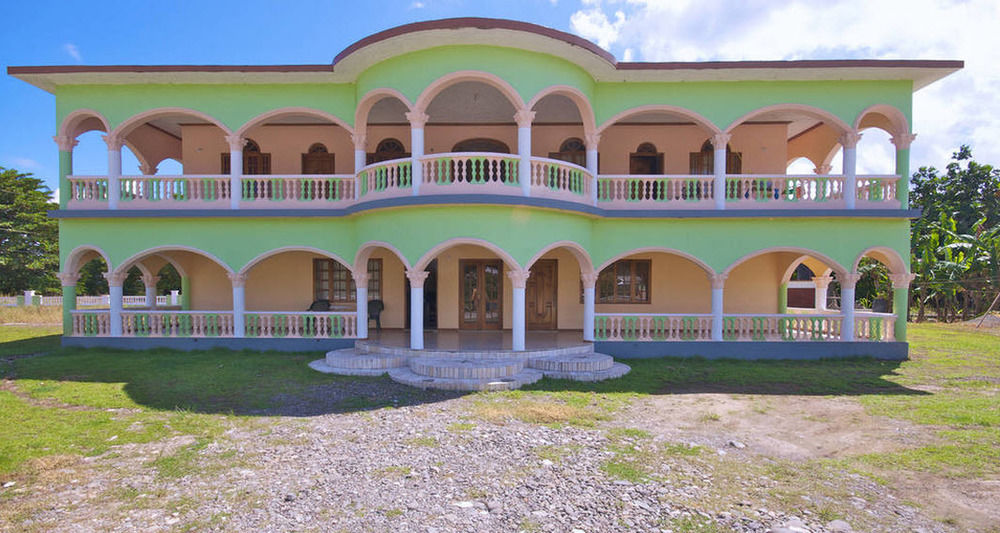 Dolphin Bay Yoga Guest House Drapers المظهر الخارجي الصورة